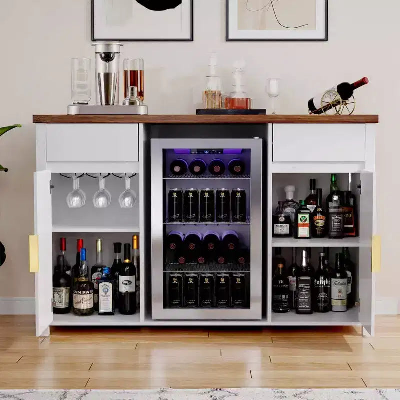 Mobile bar bianco con spazio per frigo e contenitore, larghezza 135 cm, design a 2 ante scanalate per 1–2 utenti