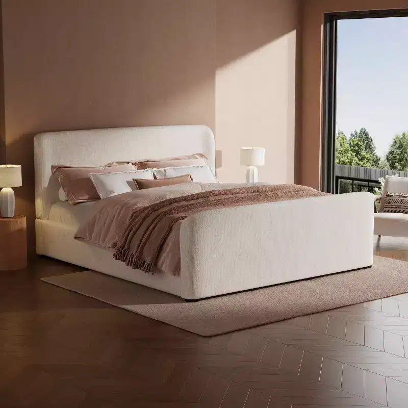 Letto Queen imbottito in tessuto Boucle bianco con testiera e pediera imbottite