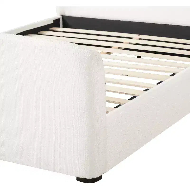 Letto Queen imbottito in tessuto Boucle bianco con testiera e pediera imbottite